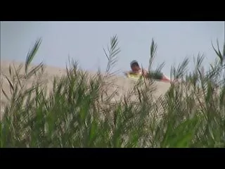 زنی که با پستانهای آویزان عینک دانلود کلیپ سکسی خارجی می زند ، خروس را می مکد و با لب هایش توپ را می مکد
