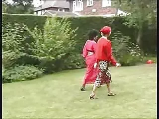به همسر کوچک خوابیده بروید ، اجازه دهید او سینه هایش را فشار دهد و او را لگدمال دانلود فیلم سکسی بدون سانسور کند تا جلوی او نوازش کند