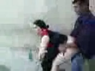 یک زن دیدنی و با یک خانوار بزرگ شوهر عجیبی را برای یک شریک جانشین جذب می کند سکس خارجی فول اچ دی